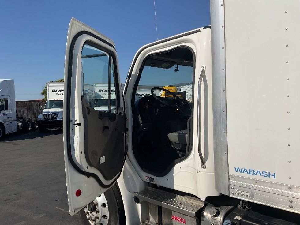 Medium Duty Box Truck-Light and Medium Duty Trucks-Freightliner-2022-M2-West Sacramento-CA-85,523\n\t\tmiles-$ 72,250 - Image 16