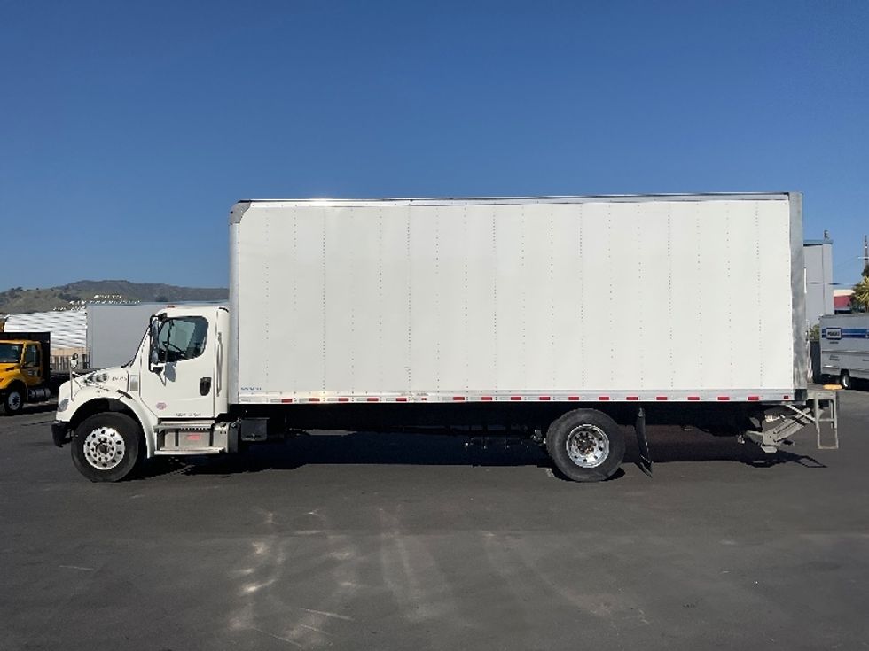Medium Duty Box Truck-Light and Medium Duty Trucks-Freightliner-2022-M2-West Sacramento-CA-85,523\n\t\tmiles-$ 72,250 - Image 4