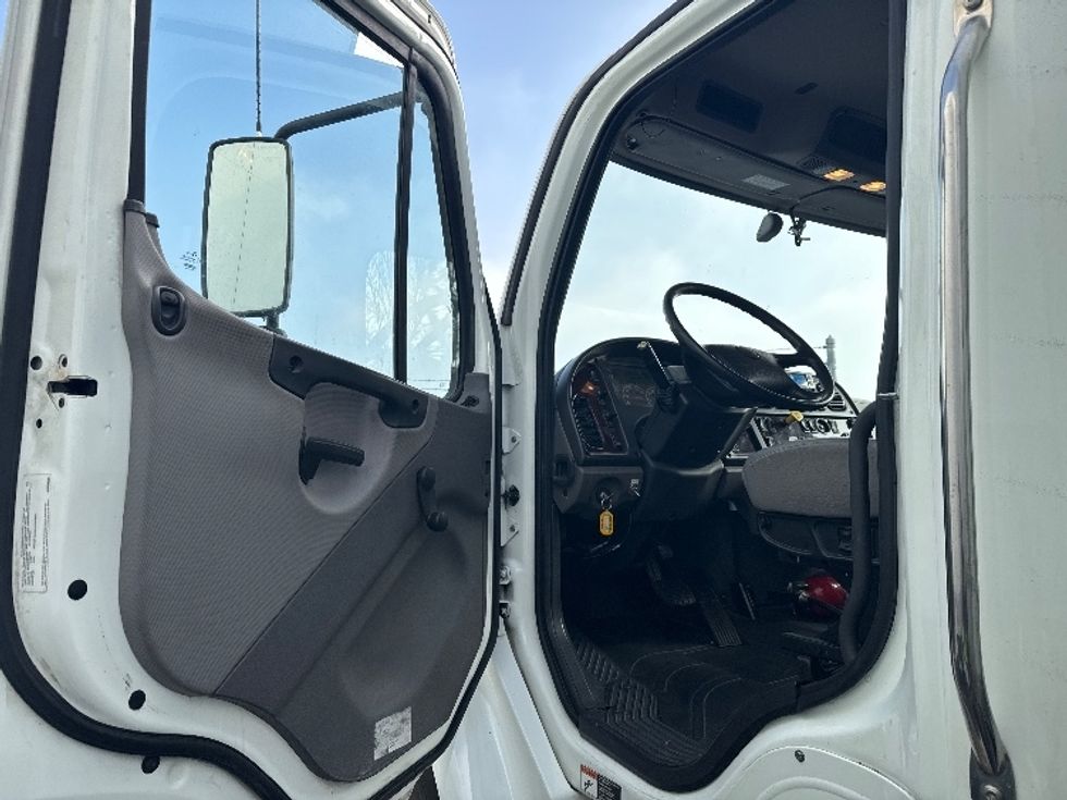 Medium Duty Box Truck-Light and Medium Duty Trucks-Freightliner-2022-M2-West Valley City-UT-115,385\n\t\tmiles-$ 75,500 - Image 16