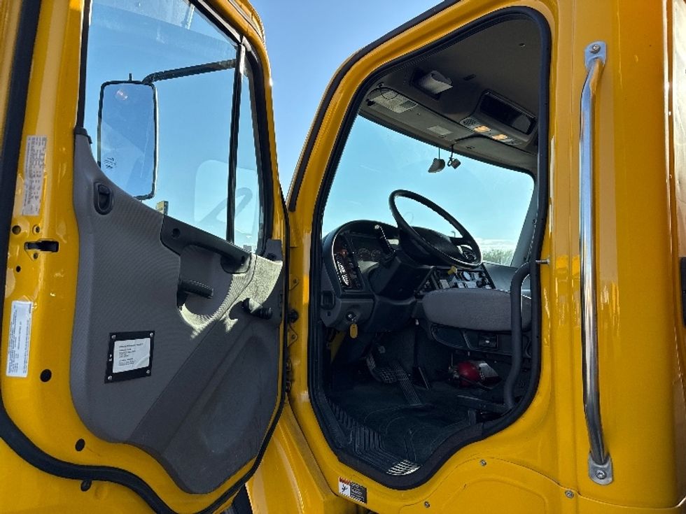 Medium Duty Box Truck-Light and Medium Duty Trucks-Freightliner-2022-M2-West Valley City-UT-171,317\n\t\tmiles-$ 67,250 - Image 16