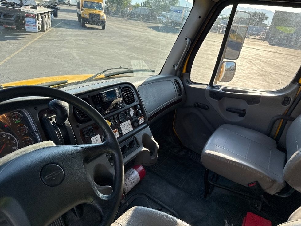 Medium Duty Box Truck-Light and Medium Duty Trucks-Freightliner-2022-M2-West Valley City-UT-171,317\n\t\tmiles-$ 67,250 - Image 17