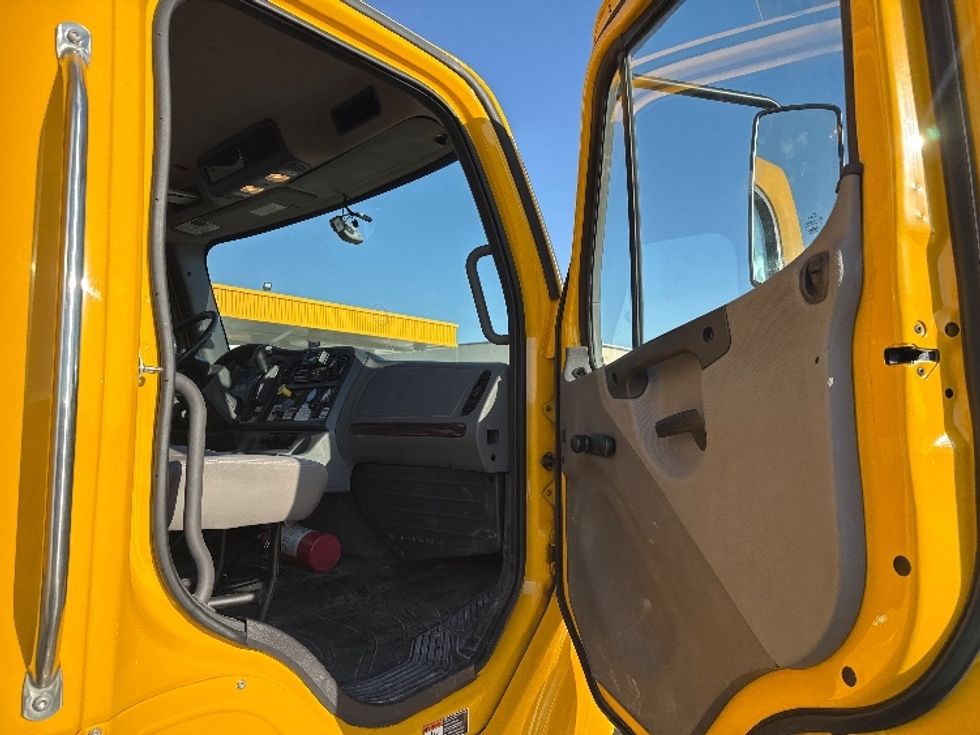 Medium Duty Box Truck-Light and Medium Duty Trucks-Freightliner-2022-M2-West Valley City-UT-171,317\n\t\tmiles-$ 67,250 - Image 20