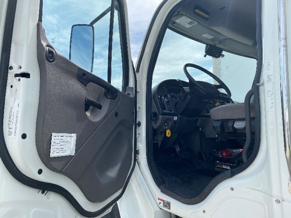 Medium Duty Box Truck-Light and Medium Duty Trucks-Freightliner-2022-M2-West Valley City-UT-260,217\n\t\tmiles-$ 46,250 - Image 16