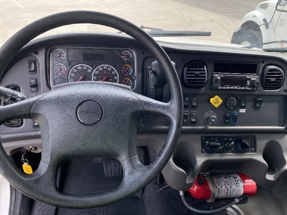 Medium Duty Box Truck-Light and Medium Duty Trucks-Freightliner-2022-M2-West Valley City-UT-260,217\n\t\tmiles-$ 46,250 - Image 18