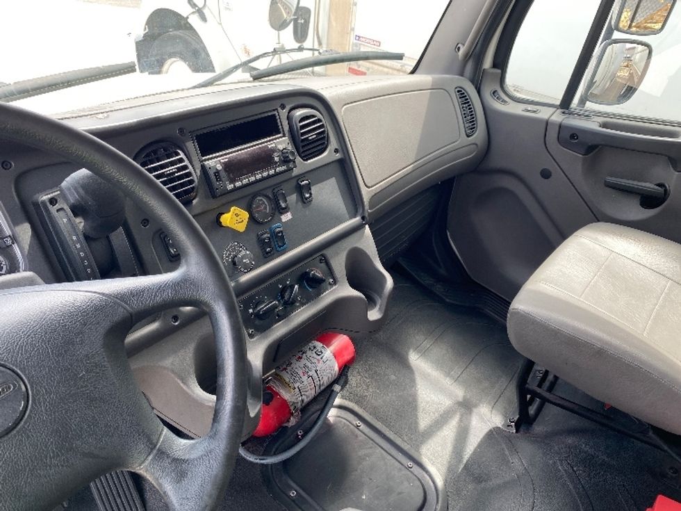 Medium Duty Box Truck-Light and Medium Duty Trucks-Freightliner-2022-M2-West Valley City-UT-260,217\n\t\tmiles-$ 46,250 - Image 17