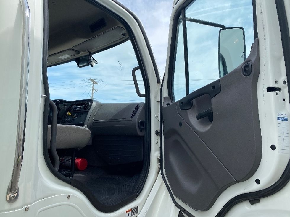 Medium Duty Box Truck-Light and Medium Duty Trucks-Freightliner-2022-M2-West Valley City-UT-260,217\n\t\tmiles-$ 46,250 - Image 20