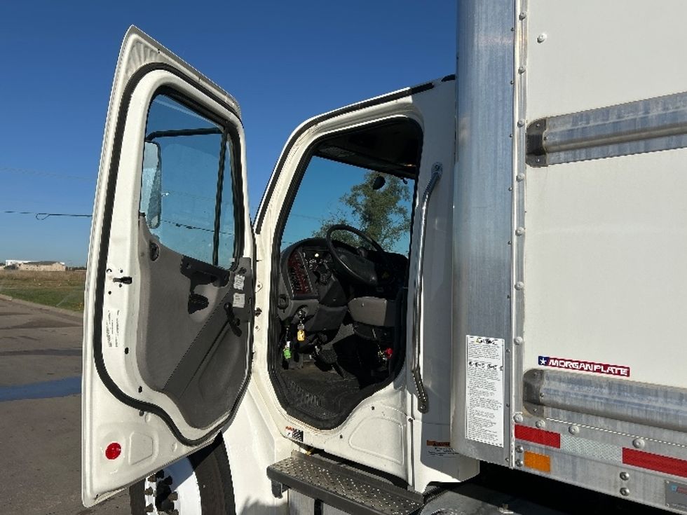 Medium Duty Box Truck-Light and Medium Duty Trucks-Freightliner-2022-M2-Wichita-KS-182,314\n\t\tmiles-$ 54,000 - Image 16