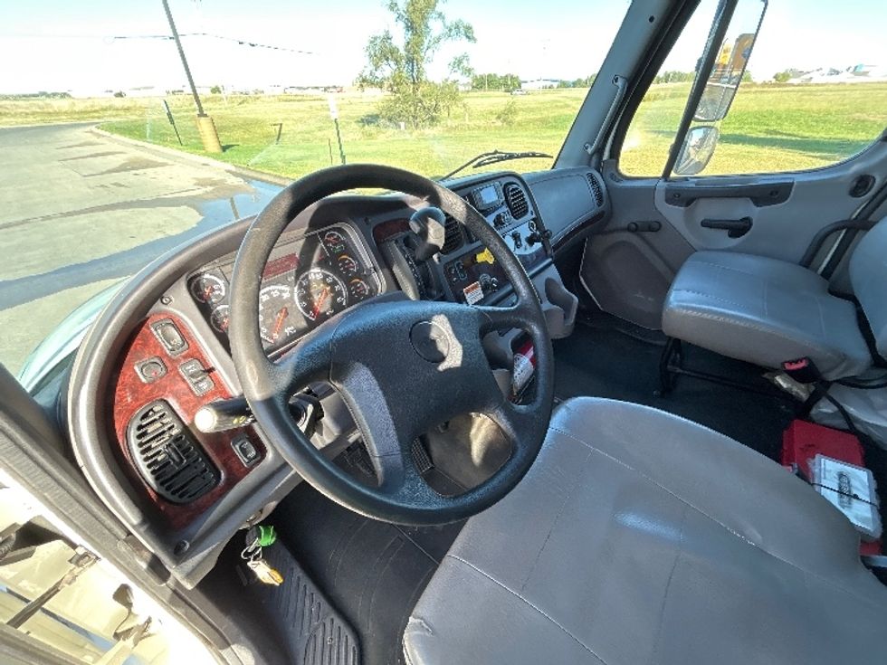 Medium Duty Box Truck-Light and Medium Duty Trucks-Freightliner-2022-M2-Wichita-KS-182,314\n\t\tmiles-$ 54,000 - Image 17