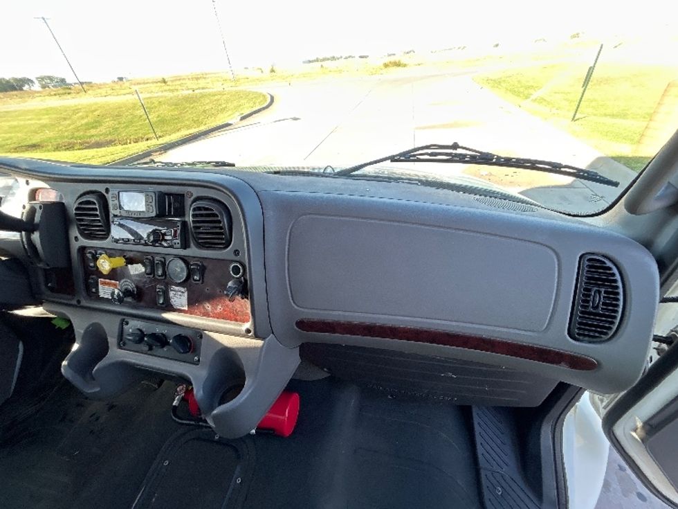 Medium Duty Box Truck-Light and Medium Duty Trucks-Freightliner-2022-M2-Wichita-KS-182,314\n\t\tmiles-$ 54,000 - Image 21