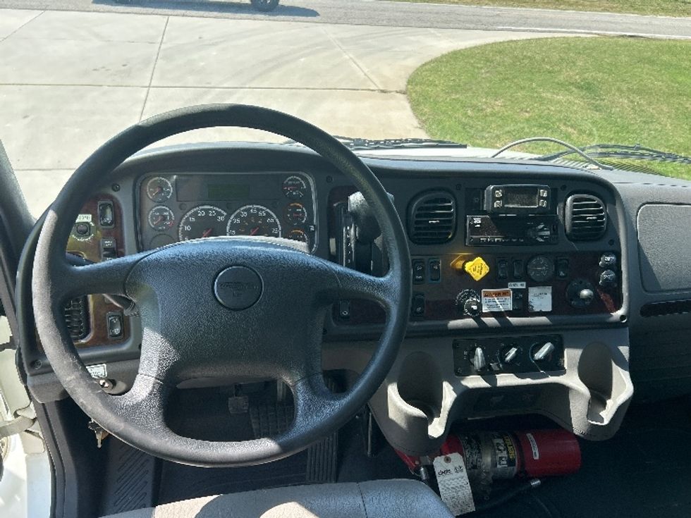 Medium Duty Box Truck-Light and Medium Duty Trucks-Freightliner-2022-M2-Wichita-KS-200,724\n\t\tmiles-$ 50,750 - Image 18