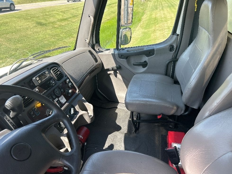 Medium Duty Box Truck-Light and Medium Duty Trucks-Freightliner-2022-M2-Wichita-KS-200,724\n\t\tmiles-$ 50,750 - Image 19