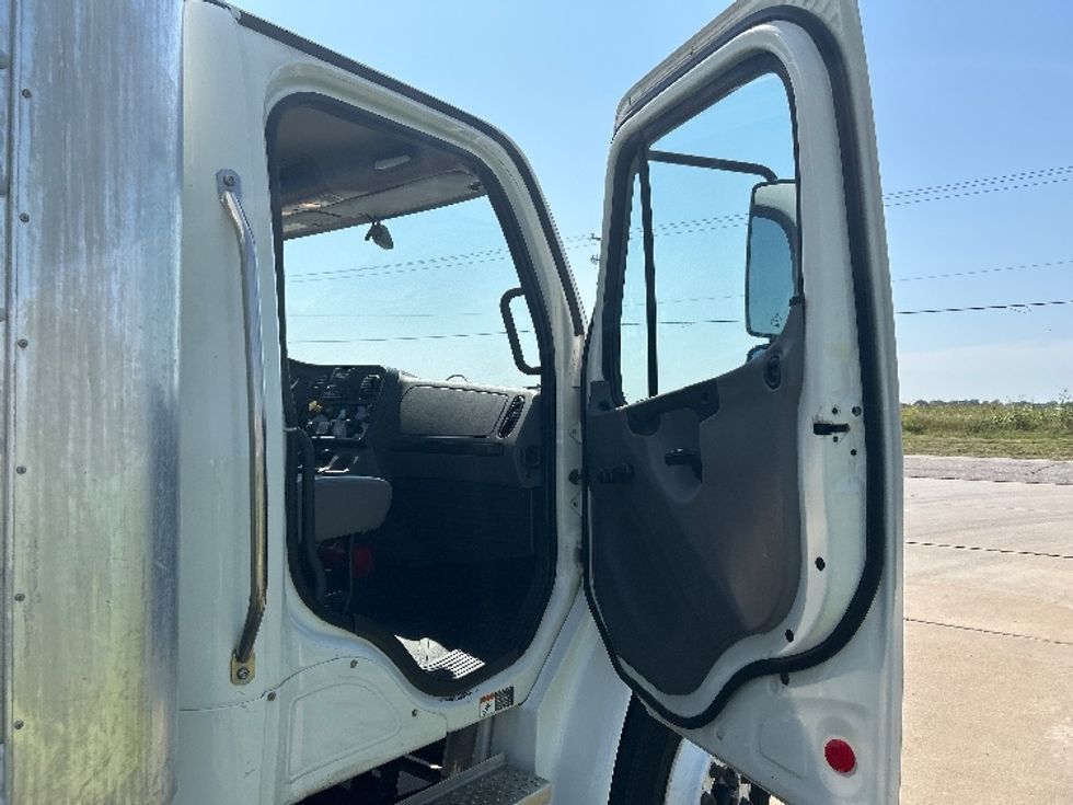 Medium Duty Box Truck-Light and Medium Duty Trucks-Freightliner-2022-M2-Wichita-KS-200,724\n\t\tmiles-$ 50,750 - Image 20