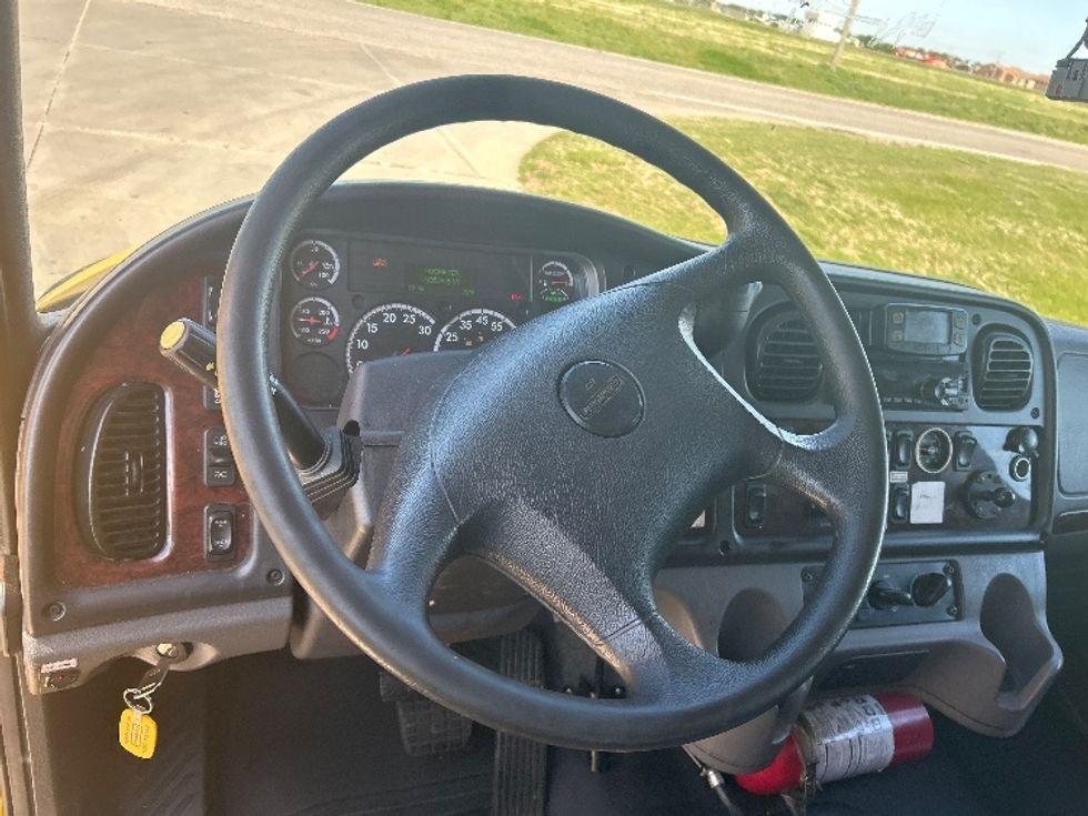 Medium Duty Box Truck-Light and Medium Duty Trucks-Freightliner-2022-M2-Wichita-KS-233,676\n\t\tmiles-$ 42,750 - Image 17