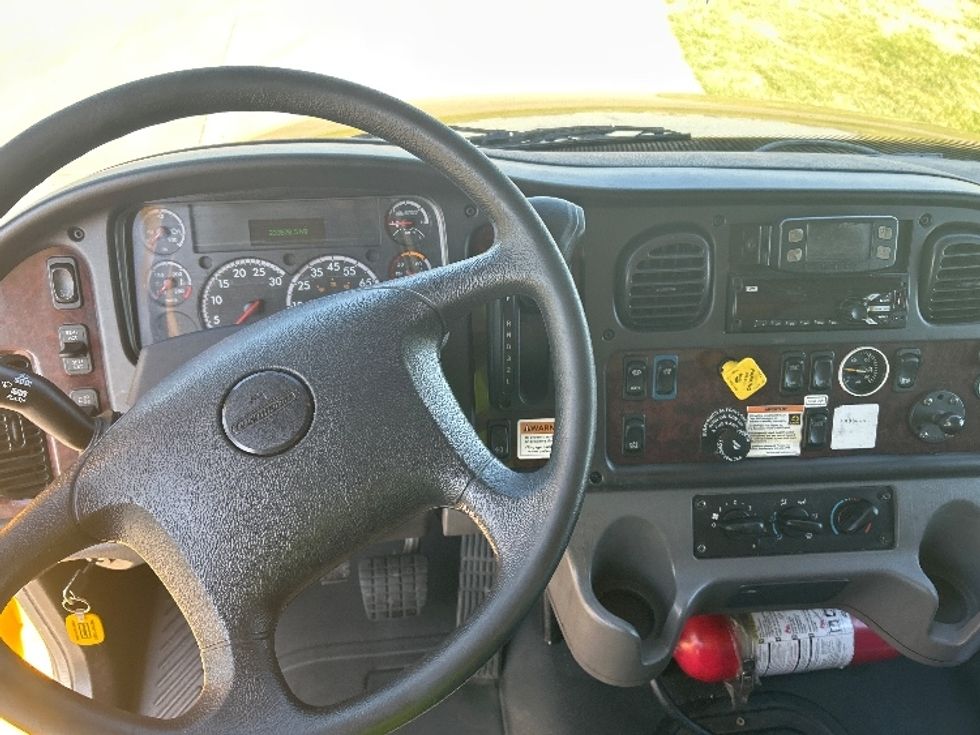 Medium Duty Box Truck-Light and Medium Duty Trucks-Freightliner-2022-M2-Wichita-KS-233,676\n\t\tmiles-$ 42,750 - Image 18