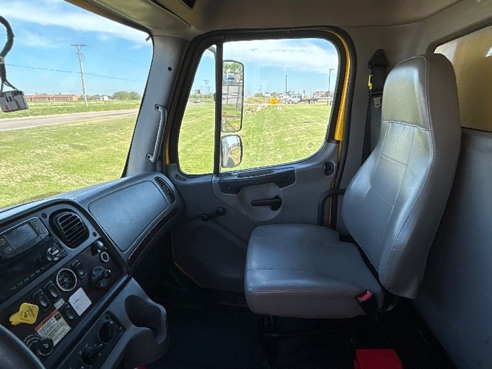 Medium Duty Box Truck-Light and Medium Duty Trucks-Freightliner-2022-M2-Wichita-KS-233,676\n\t\tmiles-$ 42,750 - Image 19