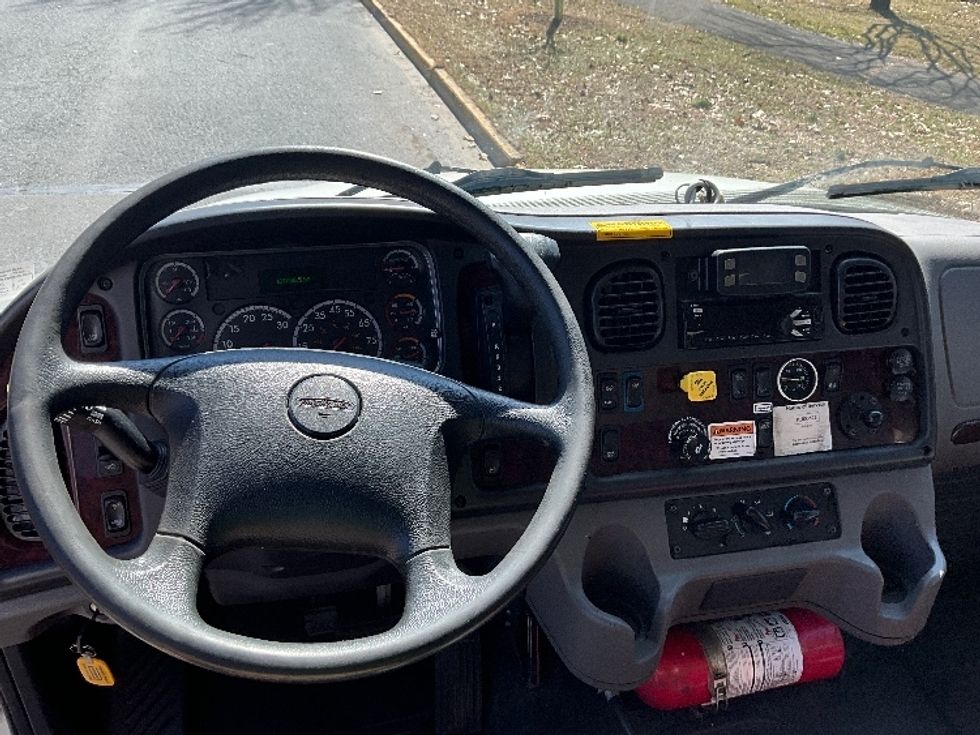 Medium Duty Box Truck-Light and Medium Duty Trucks-Freightliner-2022-M2-Wilkes Barre-PA-188,001\n\t\tmiles-$ 58,500 - Image 18