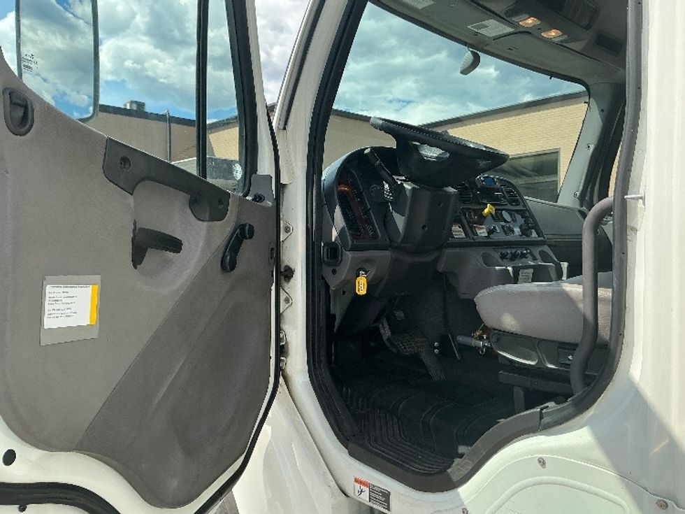 Medium Duty Box Truck-Light and Medium Duty Trucks-Freightliner-2022-M2-Wilkes Barre-PA-205,257\n\t\tmiles-$ 55,500 - Image 17