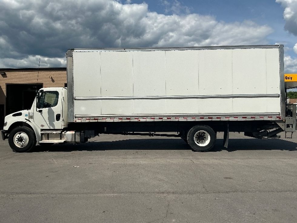 Medium Duty Box Truck-Light and Medium Duty Trucks-Freightliner-2022-M2-Wilkes Barre-PA-205,257\n\t\tmiles-$ 55,500 - Image 4