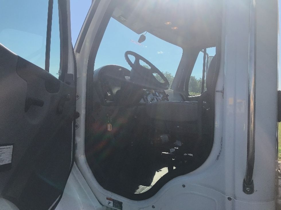 Medium Duty Box Truck-Light and Medium Duty Trucks-Freightliner-2022-M2-Windsor-WI-202,882\n\t\tmiles-$ 56,500 - Image 16