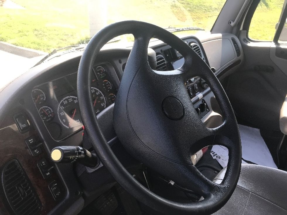 Medium Duty Box Truck-Light and Medium Duty Trucks-Freightliner-2022-M2-Windsor-WI-202,882\n\t\tmiles-$ 56,500 - Image 17