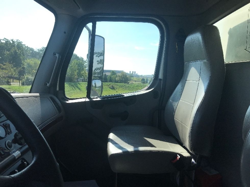 Medium Duty Box Truck-Light and Medium Duty Trucks-Freightliner-2022-M2-Windsor-WI-202,882\n\t\tmiles-$ 56,500 - Image 19