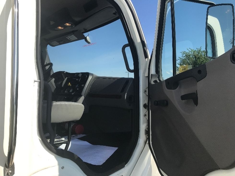 Medium Duty Box Truck-Light and Medium Duty Trucks-Freightliner-2022-M2-Windsor-WI-202,882\n\t\tmiles-$ 56,500 - Image 20