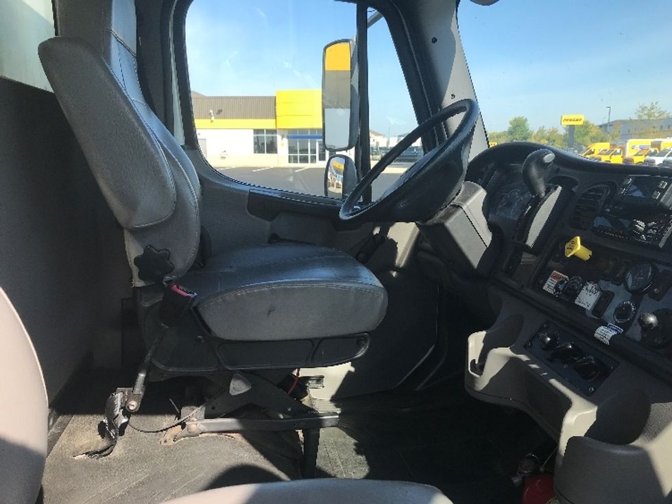 Medium Duty Box Truck-Light and Medium Duty Trucks-Freightliner-2022-M2-Windsor-WI-202,882\n\t\tmiles-$ 56,500 - Image 22