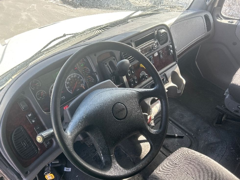 Medium Duty Box Truck-Light and Medium Duty Trucks-Freightliner-2022-M2-Windsor-WI-226,686\n\t\tmiles-$ 46,500 - Image 18