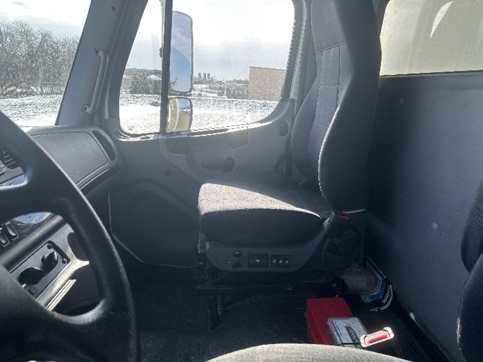 Medium Duty Box Truck-Light and Medium Duty Trucks-Freightliner-2022-M2-Windsor-WI-226,686\n\t\tmiles-$ 46,500 - Image 19