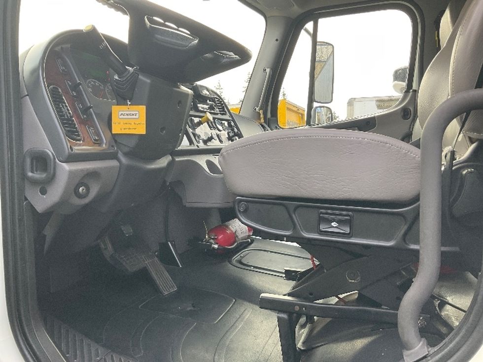 Medium Duty Box Truck-Light and Medium Duty Trucks-Freightliner-2022-M2-Yakima-WA-283,144\n\t\tmiles-$ 43,250 - Image 16