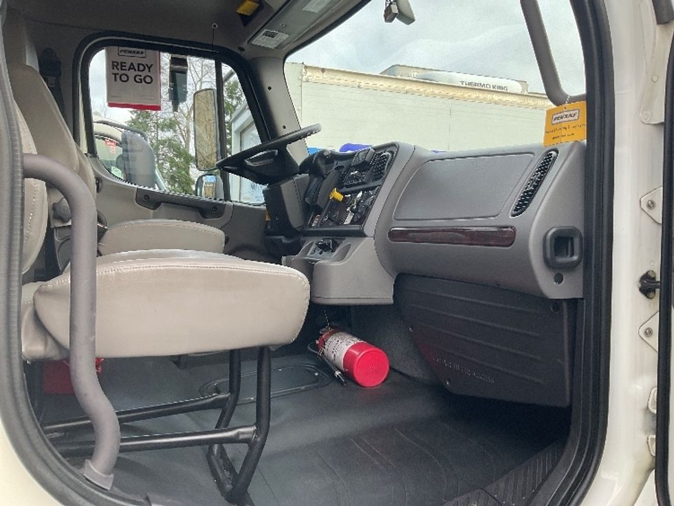 Medium Duty Box Truck-Light and Medium Duty Trucks-Freightliner-2022-M2-Yakima-WA-283,144\n\t\tmiles-$ 43,250 - Image 22