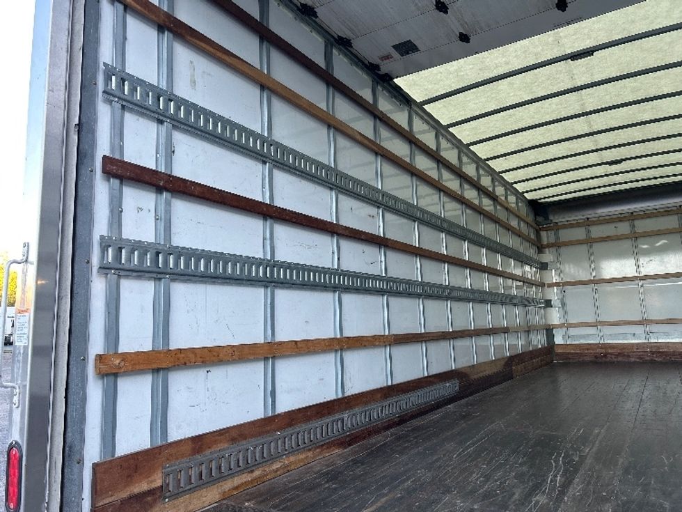 Medium Duty Box Truck-Light and Medium Duty Trucks-Freightliner-2022-M2-Youngstown-OH-126,536\n\t\tmiles-$ 71,250 - Image 11