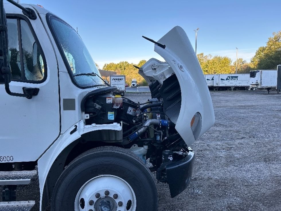 Medium Duty Box Truck-Light and Medium Duty Trucks-Freightliner-2022-M2-Youngstown-OH-126,536\n\t\tmiles-$ 71,250 - Image 23