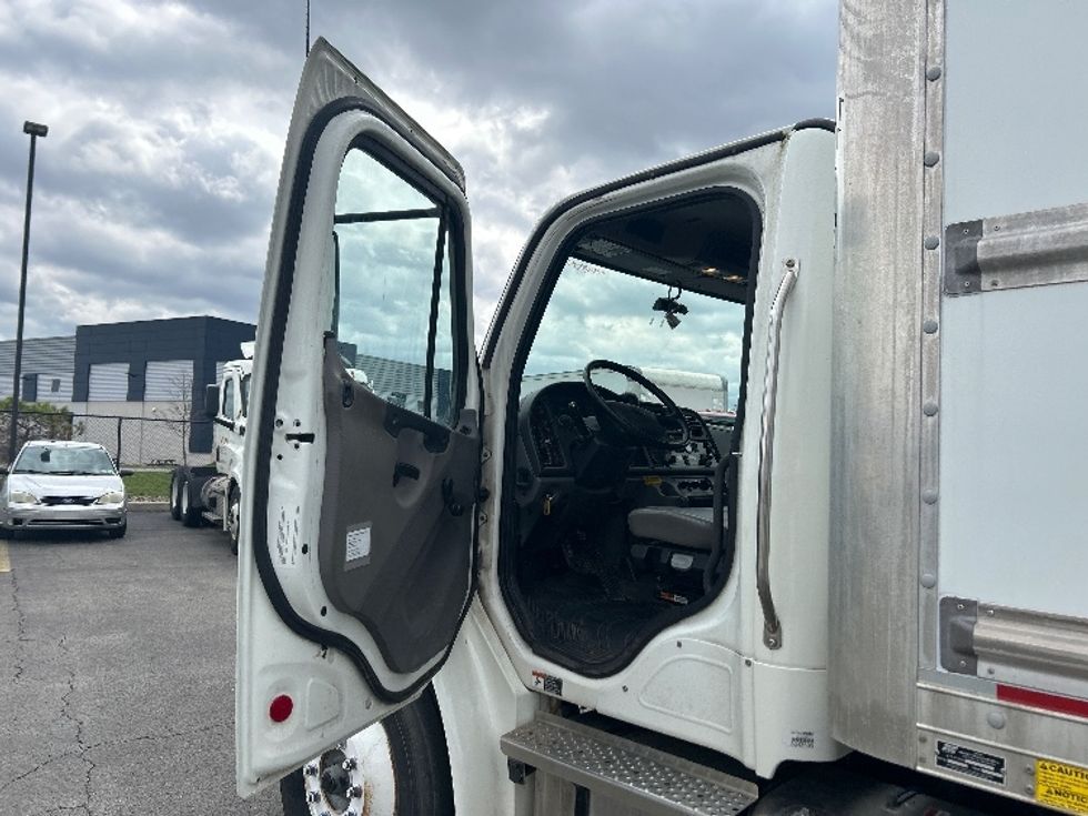 Medium Duty Box Truck-Light and Medium Duty Trucks-Freightliner-2022-M2-Zelienople-PA-95,755\n\t\tmiles-$ 75,000 - Image 16