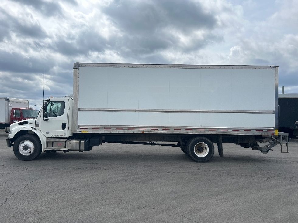 Medium Duty Box Truck-Light and Medium Duty Trucks-Freightliner-2022-M2-Zelienople-PA-95,755\n\t\tmiles-$ 75,000 - Image 4
