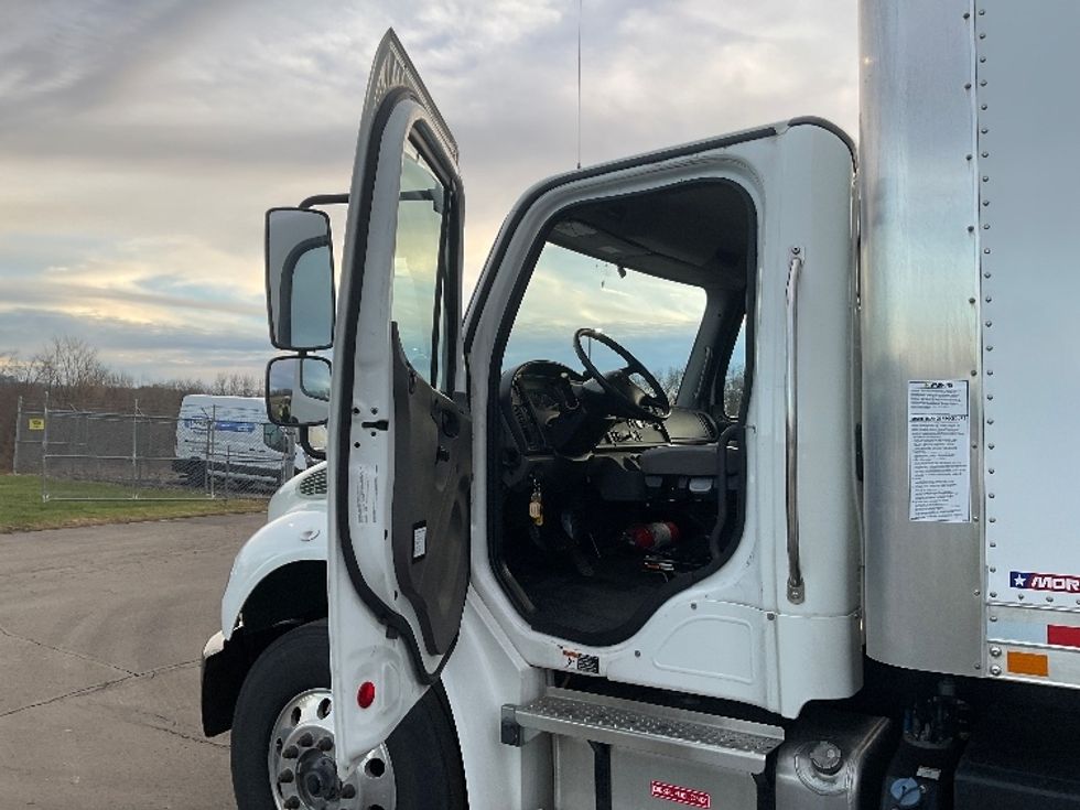 Medium Duty Box Truck-Light and Medium Duty Trucks-Freightliner-2023-M2-Akron-OH-225,506\n\t\tmiles-$ 56,250 - Image 16