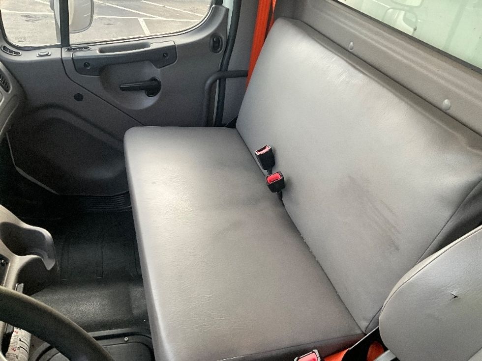 Medium Duty Box Truck-Light and Medium Duty Trucks-Freightliner-2023-M2-Akron-OH-225,506\n\t\tmiles-$ 56,250 - Image 19