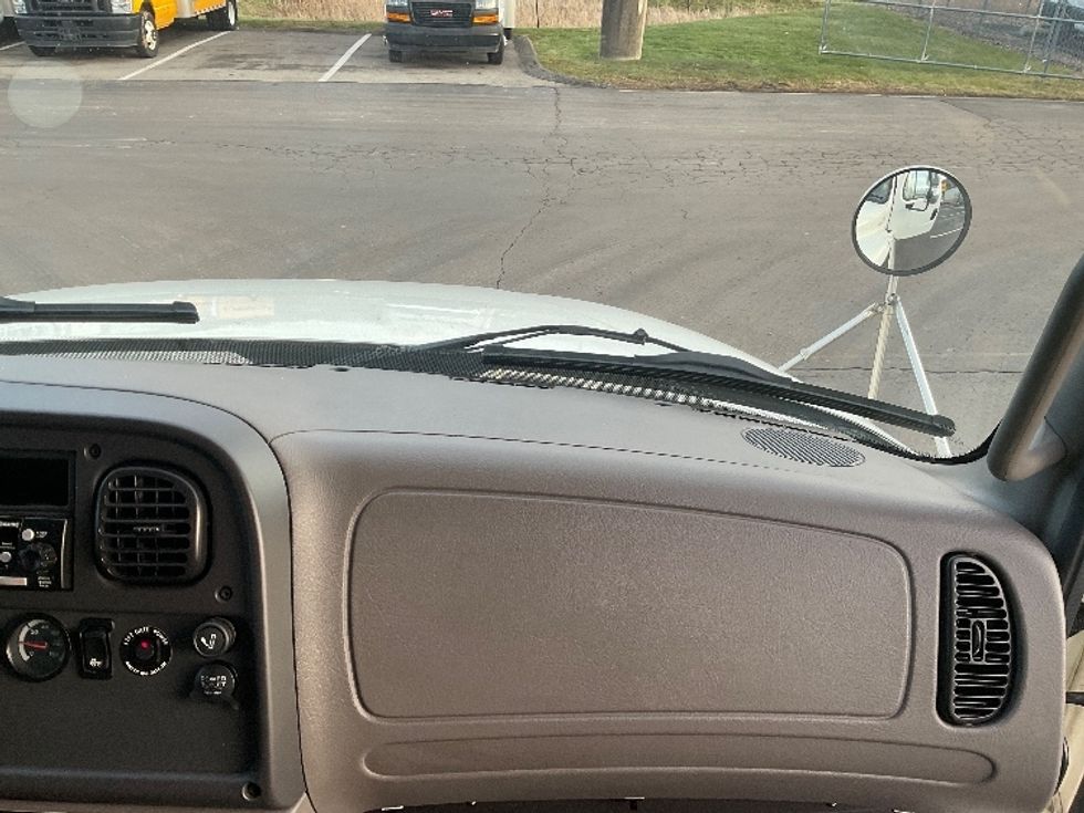 Medium Duty Box Truck-Light and Medium Duty Trucks-Freightliner-2023-M2-Akron-OH-225,506\n\t\tmiles-$ 56,250 - Image 21