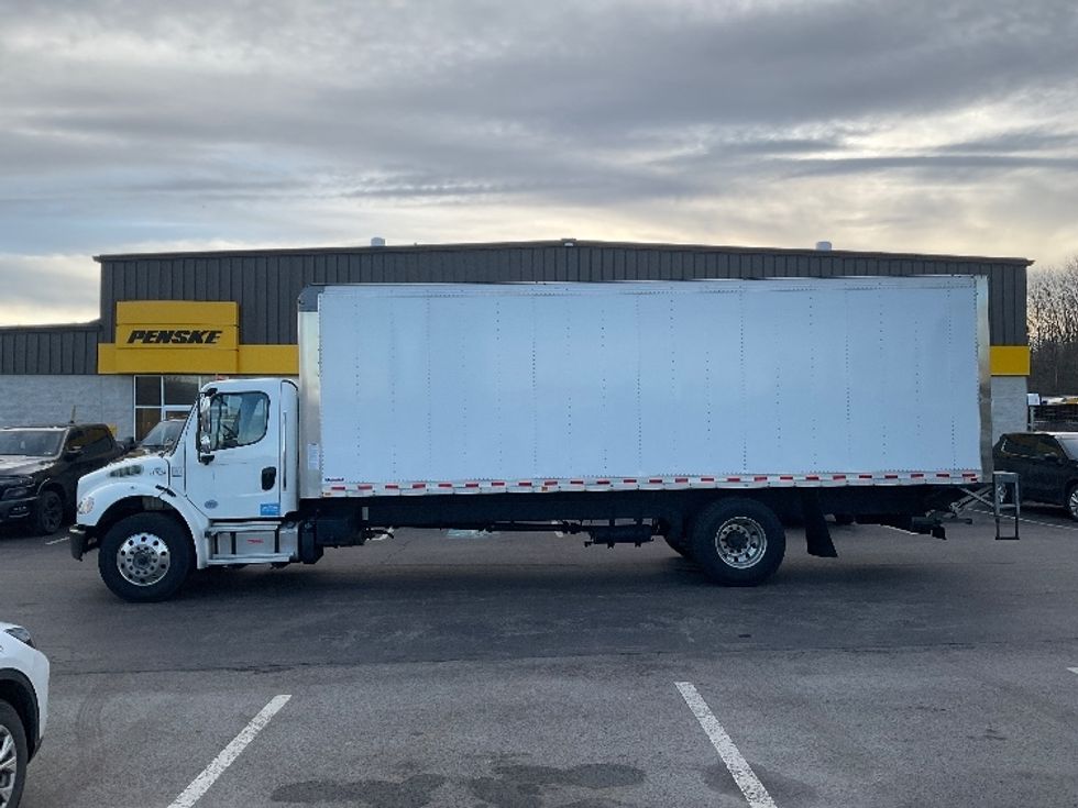 Medium Duty Box Truck-Light and Medium Duty Trucks-Freightliner-2023-M2-Akron-OH-225,506\n\t\tmiles-$ 56,250 - Image 4