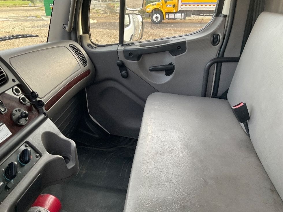 Medium Duty Box Truck-Light and Medium Duty Trucks-Freightliner-2023-M2-Albany-GA-179,827\n\t\tmiles-$ 20,000 - Image 19