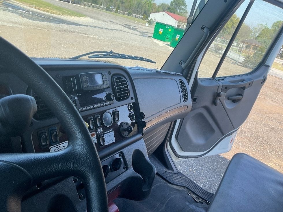 Medium Duty Box Truck-Light and Medium Duty Trucks-Freightliner-2023-M2-Albany-GA-179,827\n\t\tmiles-$ 20,000 - Image 22