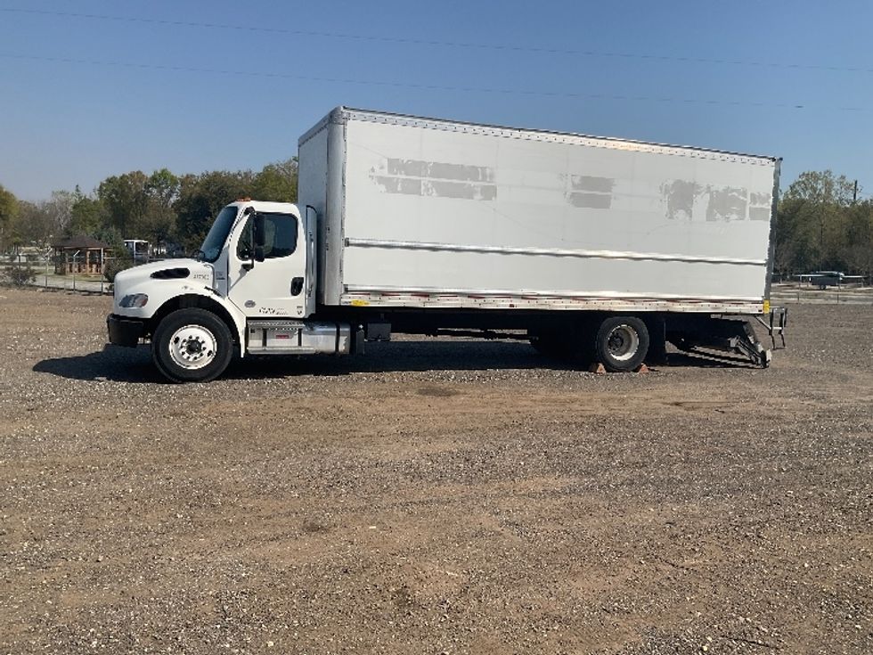 Medium Duty Box Truck-Light and Medium Duty Trucks-Freightliner-2023-M2-Albany-GA-179,827\n\t\tmiles-$ 20,000 - Image 4