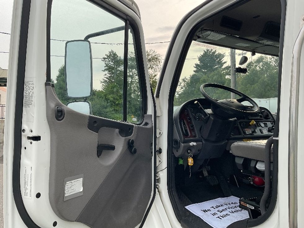 Medium Duty Box Truck-Light and Medium Duty Trucks-Freightliner-2023-M2-Albany-NY-120,841\n\t\tmiles-$ 69,750 - Image 16