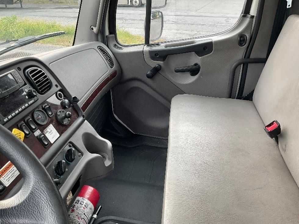 Medium Duty Box Truck-Light and Medium Duty Trucks-Freightliner-2023-M2-Albany-NY-120,841\n\t\tmiles-$ 69,750 - Image 19