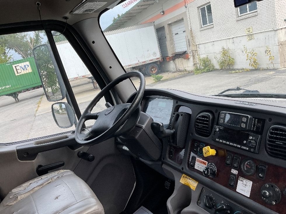 Medium Duty Box Truck-Light and Medium Duty Trucks-Freightliner-2023-M2-Albany-NY-120,841\n\t\tmiles-$ 69,750 - Image 22