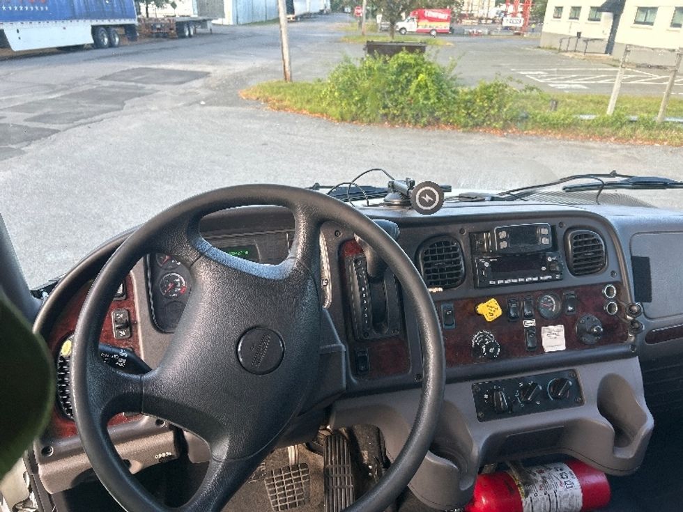 Medium Duty Box Truck-Light and Medium Duty Trucks-Freightliner-2023-M2-Albany-NY-99,242\n\t\tmiles-$ 73,750 - Image 18