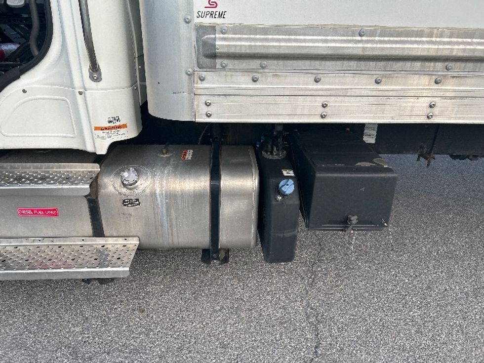 Medium Duty Box Truck-Light and Medium Duty Trucks-Freightliner-2023-M2-Albany-NY-99,242\n\t\tmiles-$ 73,750 - Image 25