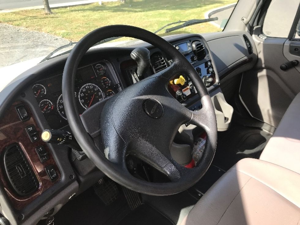 Medium Duty Box Truck-Light and Medium Duty Trucks-Freightliner-2023-M2-Allentown-PA-228,509\n\t\tmiles-$ 56,000 - Image 17