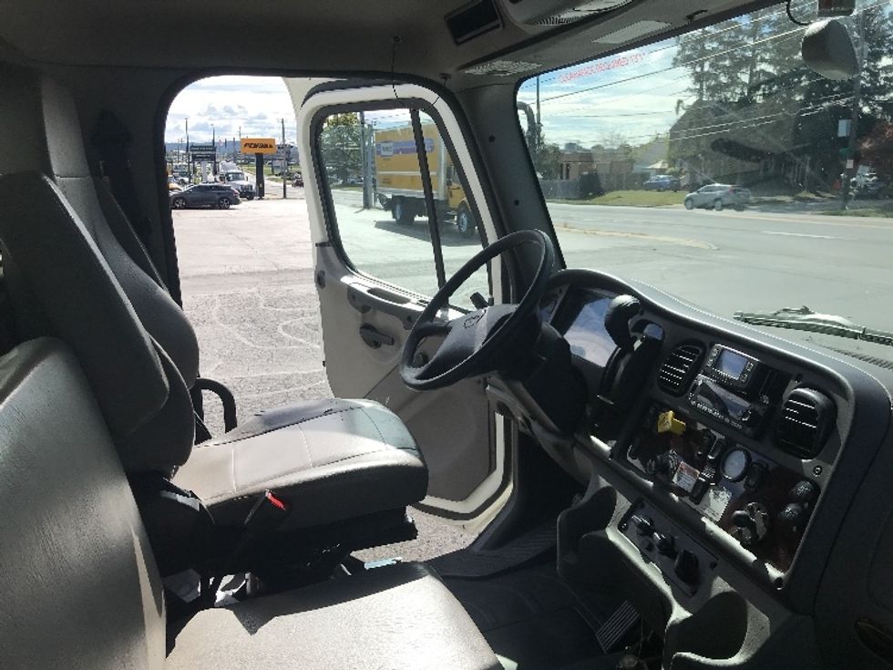 Medium Duty Box Truck-Light and Medium Duty Trucks-Freightliner-2023-M2-Allentown-PA-228,509\n\t\tmiles-$ 56,000 - Image 22