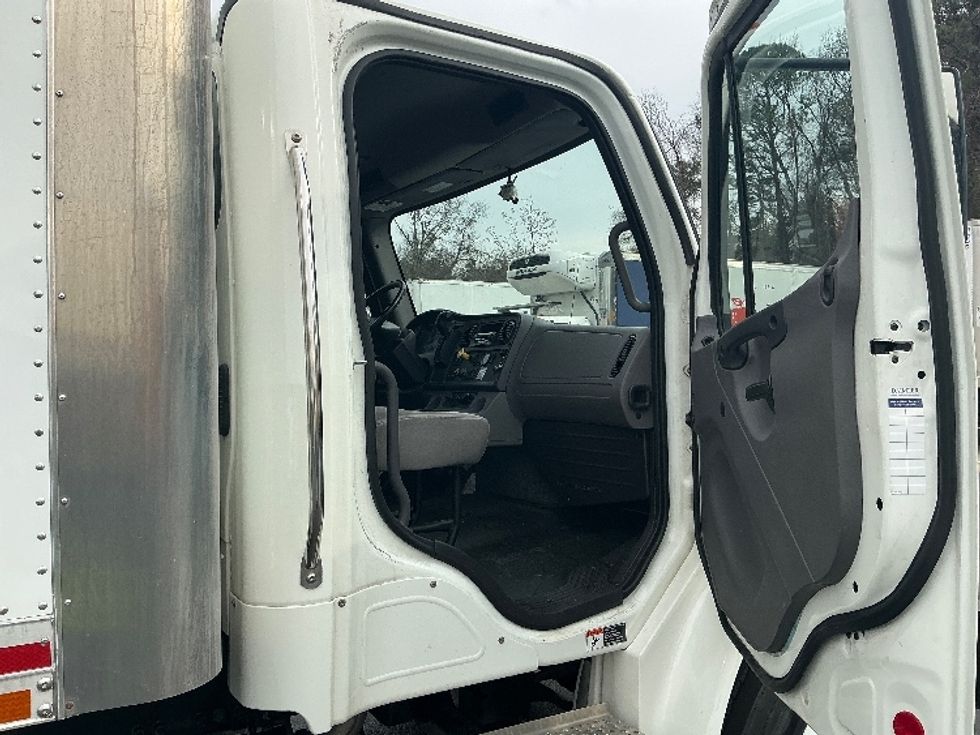 Medium Duty Box Truck-Light and Medium Duty Trucks-Freightliner-2023-M2-Atlanta (Forest Park)-GA-42,893\n\t\tmiles-$ 90,500 - Image 19